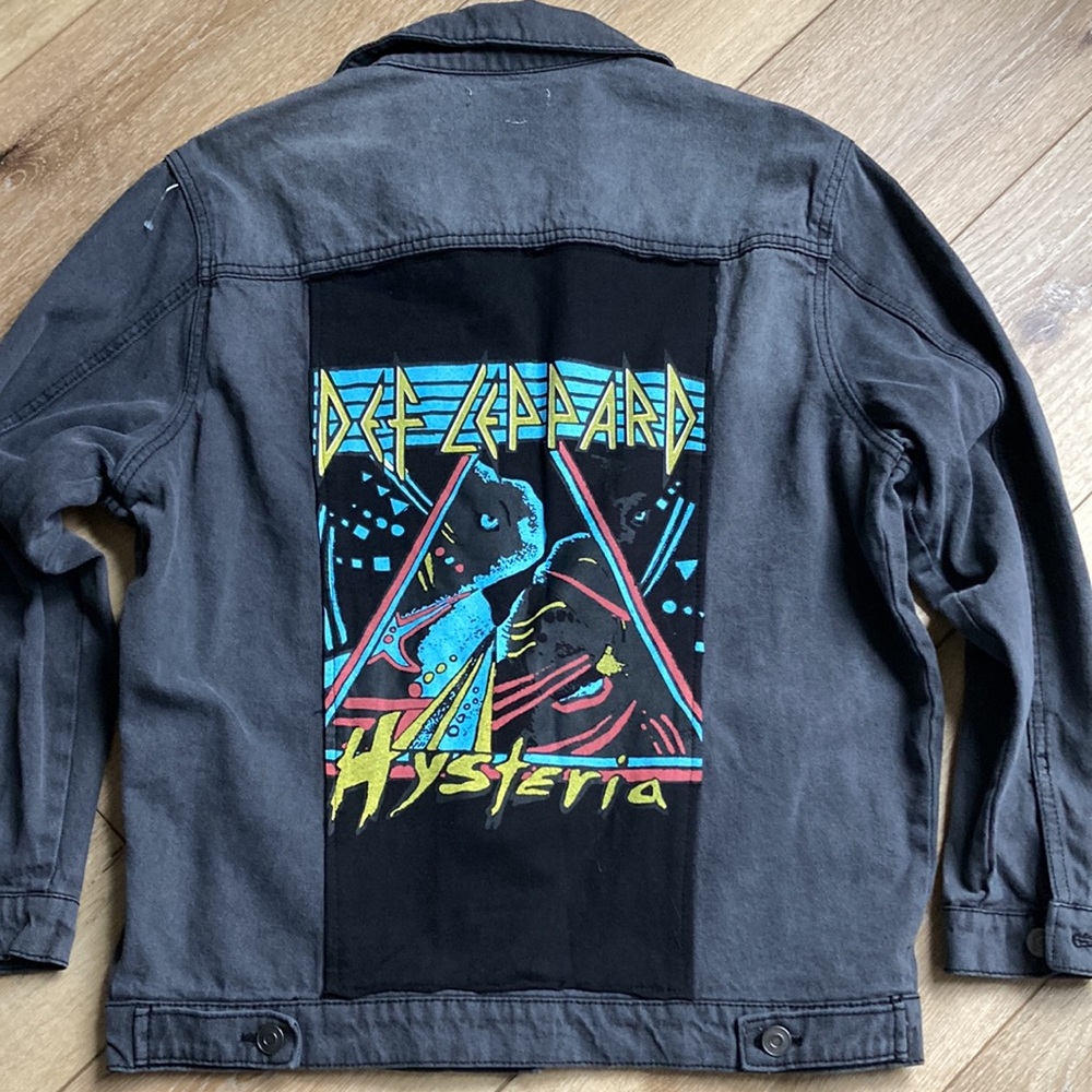 NEW Def Leppard Faded Black Junkfood Jean Patch Long Sleeve Jacket S But… - Picture 2 of 10